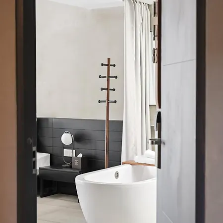 Triple E Hotel Metro Ben Thanh Ho Chi Minh City Exterior photo